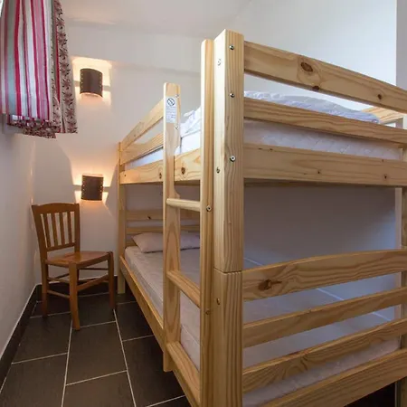 Les Aiguilles De Warens - * كومْبلو